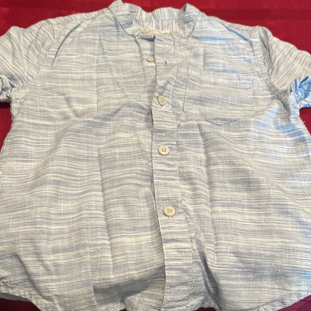 Boys Tucker + Tate blue and white short sleeve shirt size 4. No stains.